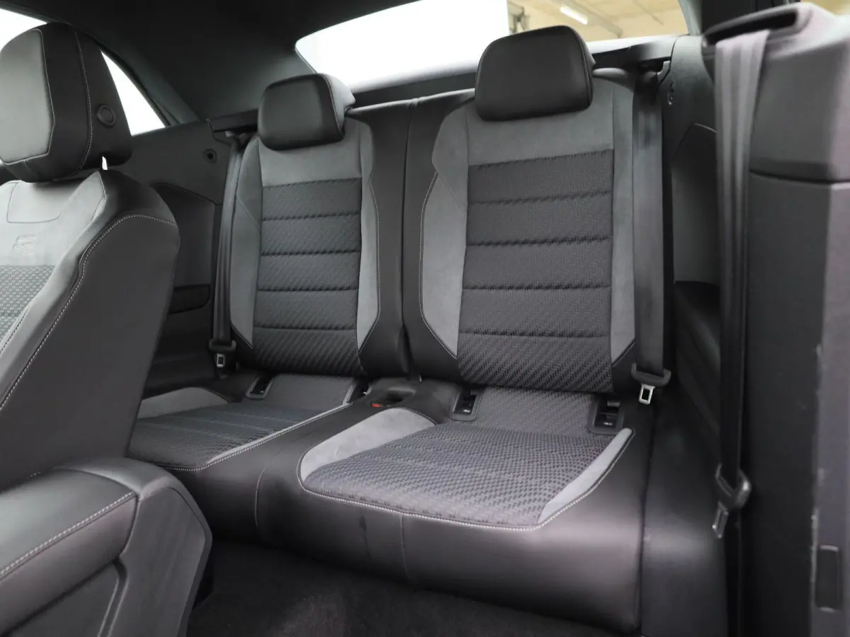 1.5 TSI R-Line 150 PK| Trekhaak | Navigatie | Stoelverwarming | Dodehoekdetectie | Parkeersensoren | Stuurwielverwarming