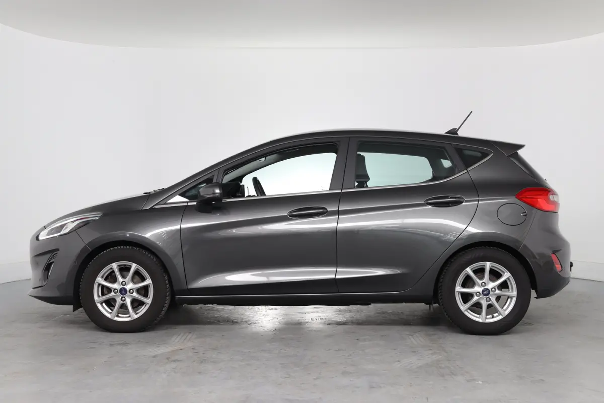 1.0 EcoBoost Titanium | 1e Eigenaar! | Trekhaak | Cruise Adaptive | Navi by App | Clima | Camera | Parkeersensoren V+A || BLIS | Lichtmetalen Velgen