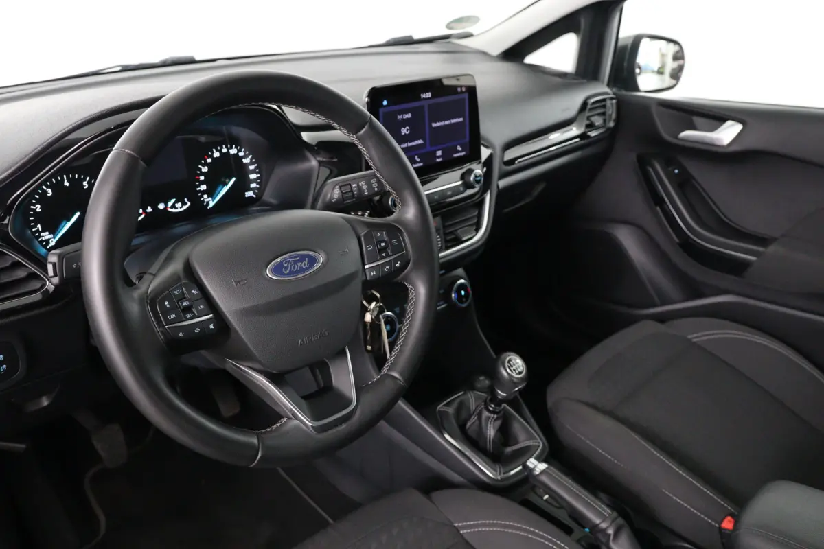 1.0 EcoBoost Titanium | 1e Eigenaar! | Trekhaak | Cruise Adaptive | Navi by App | Clima | Camera | Parkeersensoren V+A || BLIS | Lichtmetalen Velgen