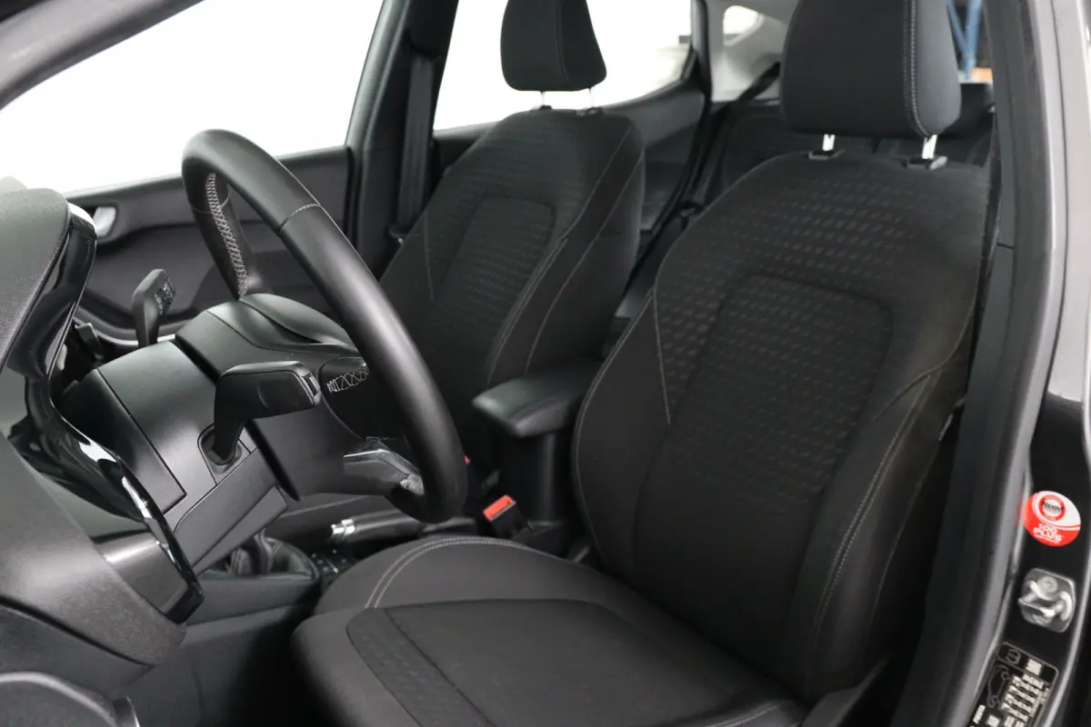1.0 EcoBoost Titanium | 1e Eigenaar! | Trekhaak | Cruise Adaptive | Navi by App | Clima | Camera | Parkeersensoren V+A || BLIS | Lichtmetalen Velgen
