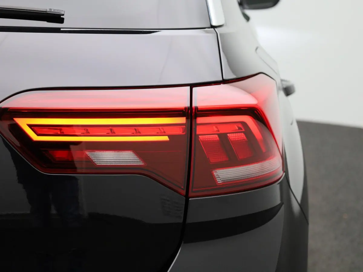1.0 TSI Life 110 PK| Origineel Nederlands | Apple Carplay | Android Auto | Airco | Parkeersensoren | Buitenspiegels Elektrisch Inklapbaar | LED Koplampen | Digitale Cockpit | 16 Inch Velgen
