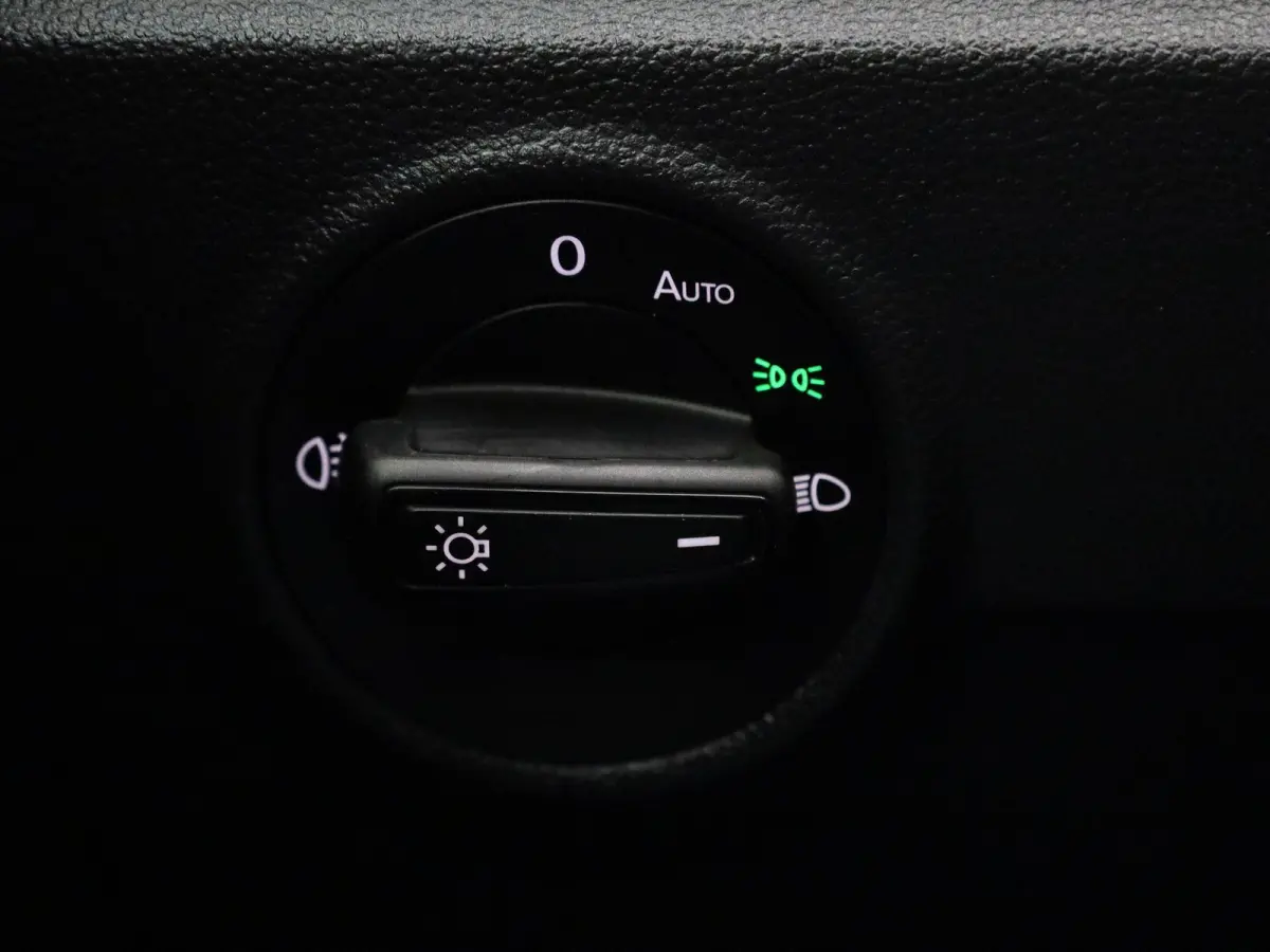 1.0 TSI Life 110 PK| Origineel Nederlands | Apple Carplay | Android Auto | Airco | Parkeersensoren | Buitenspiegels Elektrisch Inklapbaar | LED Koplampen | Digitale Cockpit | 16 Inch Velgen