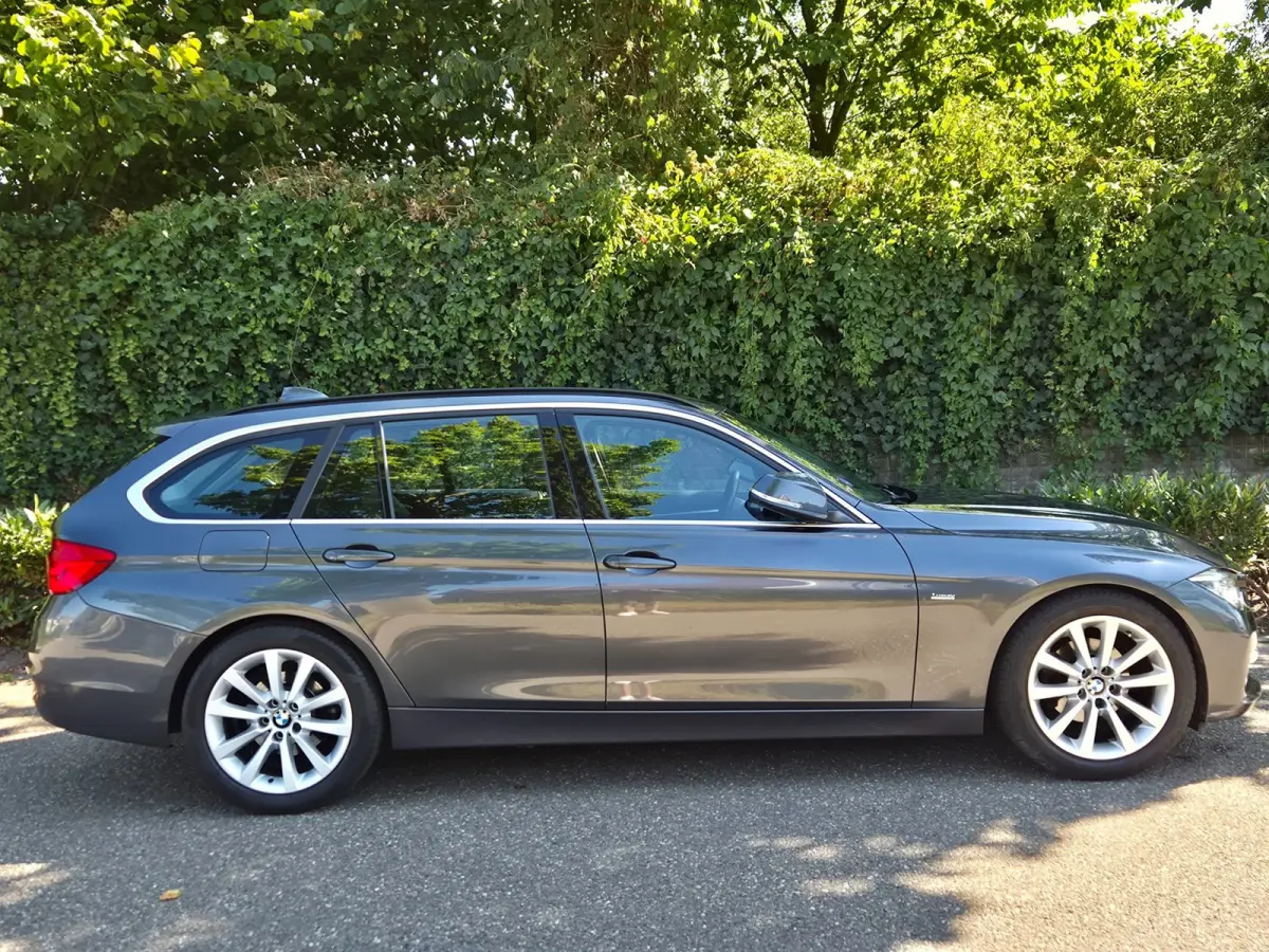 320i X Drive Luxury Edition Apple CarPlay Trekhaak 320i xDrive Luxury Edition
