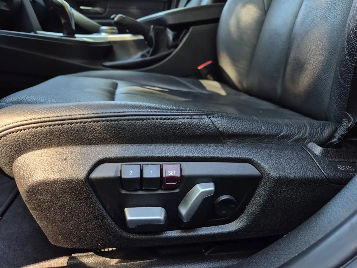 320i X Drive Luxury Edition Apple CarPlay Trekhaak 320i xDrive Luxury Edition