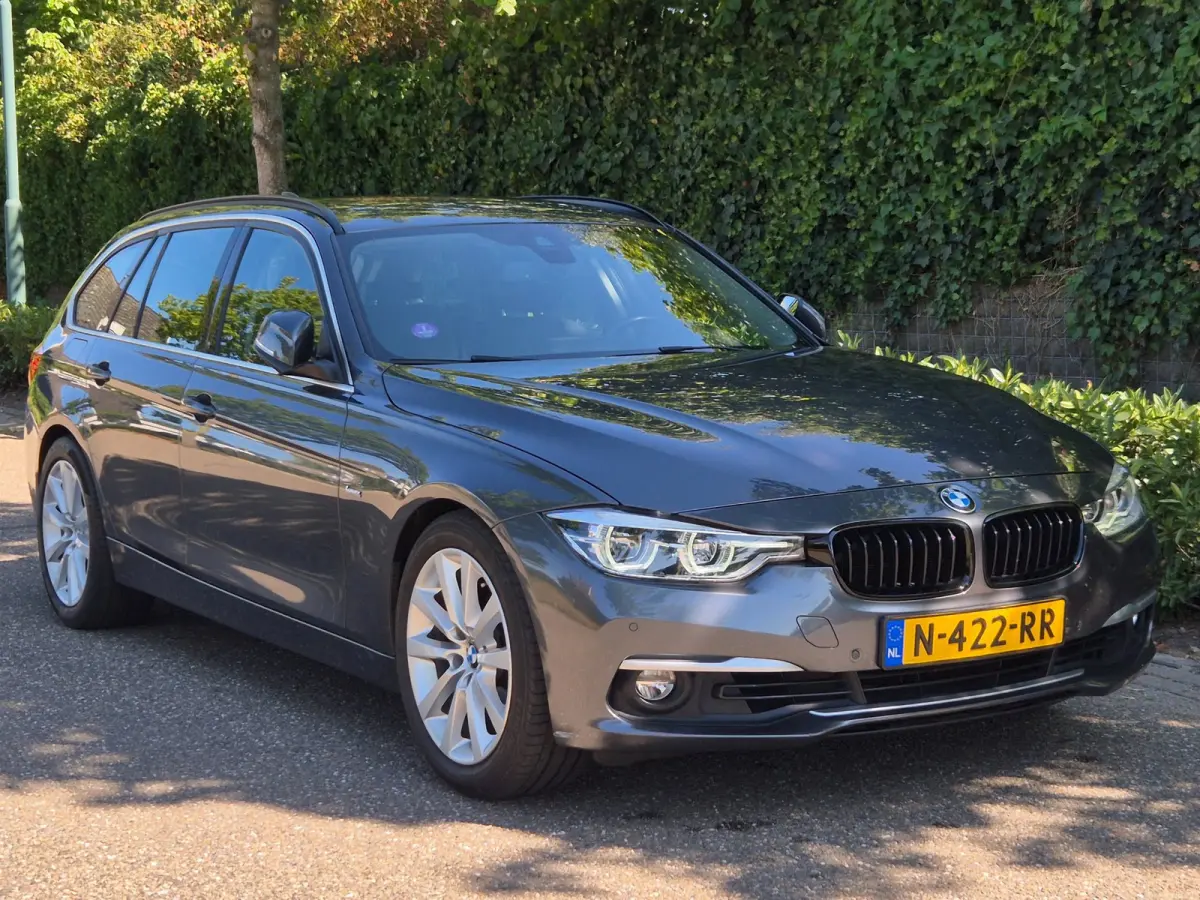 320i X Drive Luxury Edition Apple CarPlay Trekhaak 320i xDrive Luxury Edition
