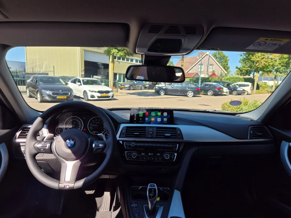 320i X Drive Luxury Edition Apple CarPlay Trekhaak 320i xDrive Luxury Edition