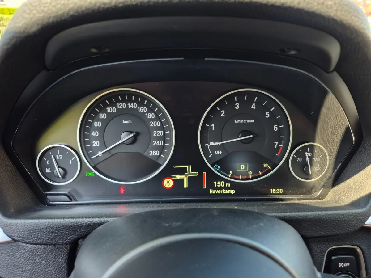 320i X Drive Luxury Edition Apple CarPlay Trekhaak 320i xDrive Luxury Edition