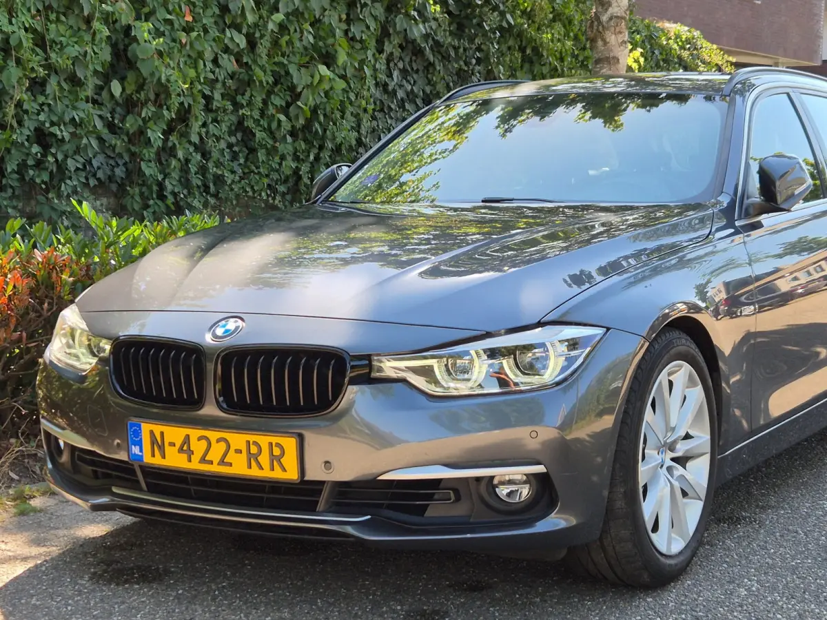 320i X Drive Luxury Edition Apple CarPlay Trekhaak 320i xDrive Luxury Edition
