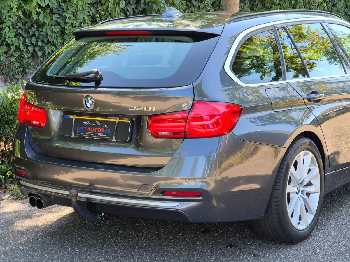320i X Drive Luxury Edition Apple CarPlay Trekhaak 320i xDrive Luxury Edition