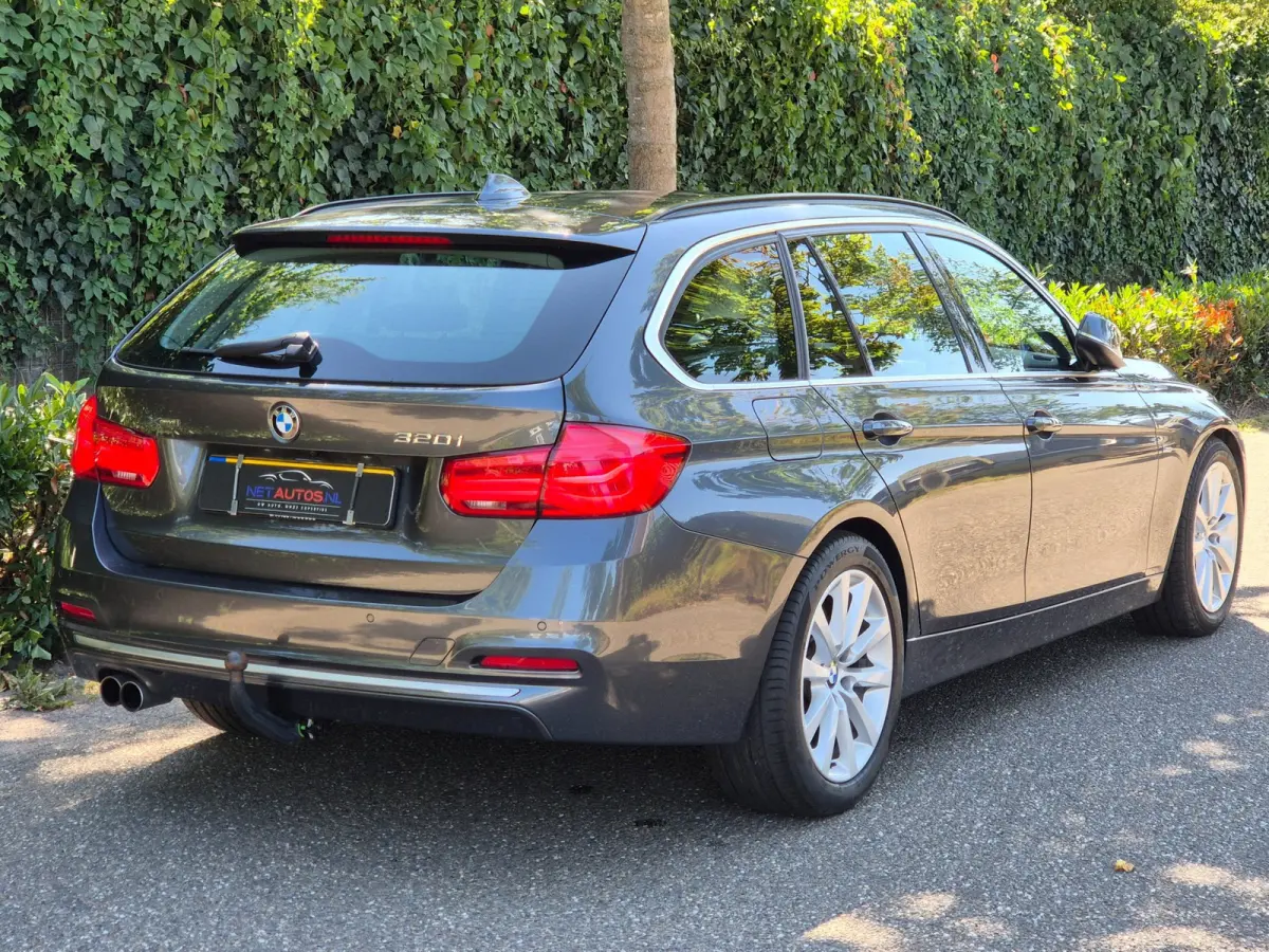 320i X Drive Luxury Edition Apple CarPlay Trekhaak 320i xDrive Luxury Edition