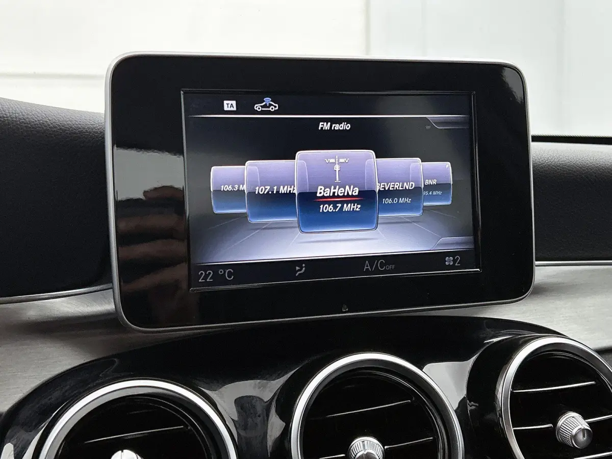 180 Business Solution | ACHTERUITRIJCAMERA | NAVIGATIE | STOELVERWARMING | LED | CLIMATE CONTROL | CRUISE CONTROL | LICHTMETALEN VELGEN | BLUETOOTH |