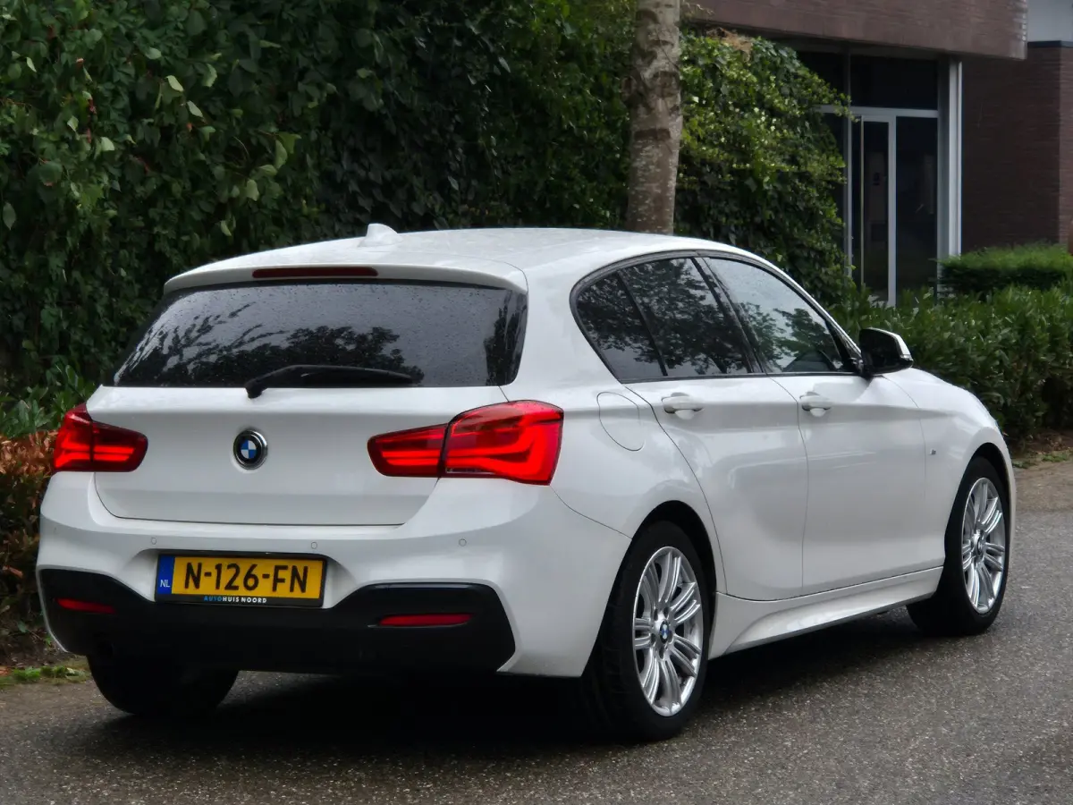 M Sport Apple CarPlay Alcantara Schuifdak LED 118i M Sport
