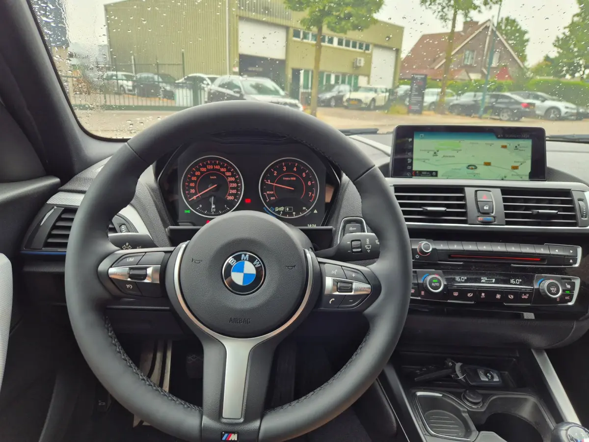 M Sport Apple CarPlay Alcantara Schuifdak LED 118i M Sport