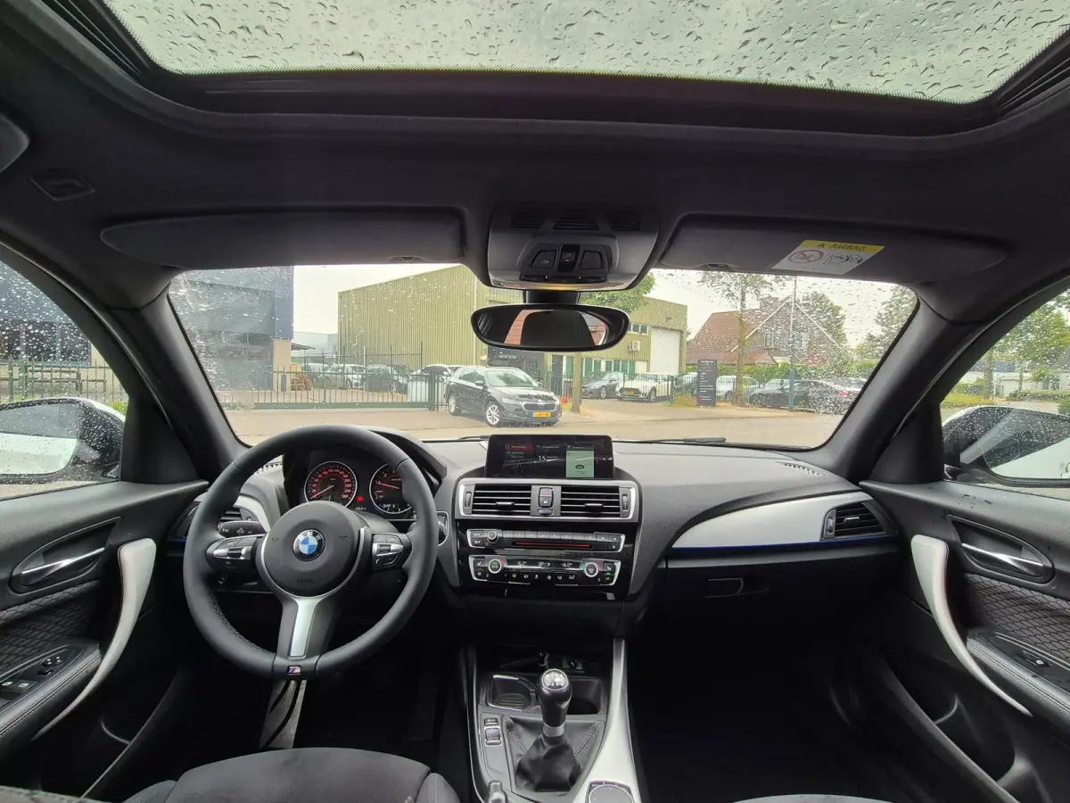 M Sport Apple CarPlay Alcantara Schuifdak LED 118i M Sport