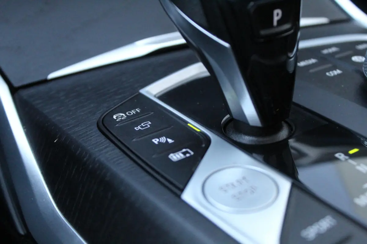 330e xDrive Pano/Trekhaak/Headup/Camera