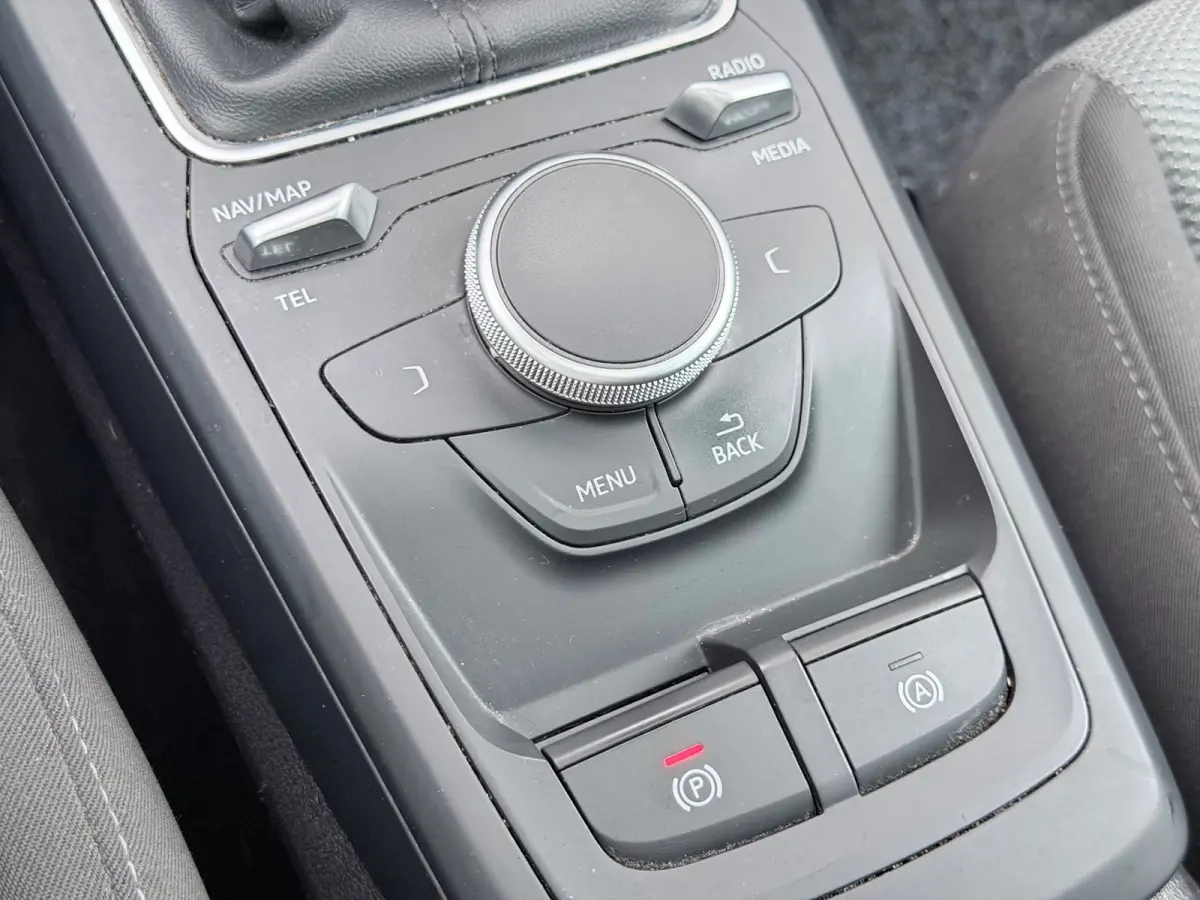 30 TFSI Sport Pro Line Pano/Bluetooth