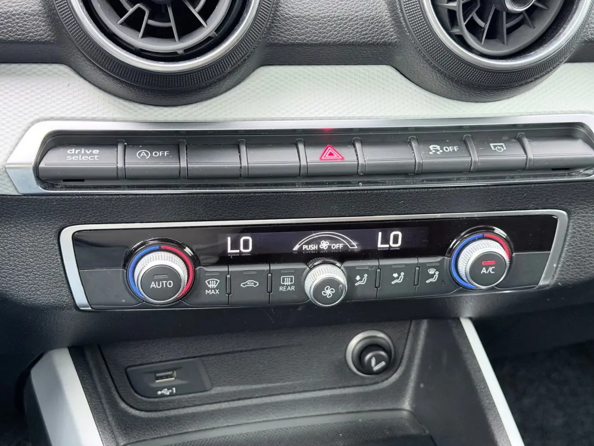30 TFSI Sport Pro Line Pano/Bluetooth