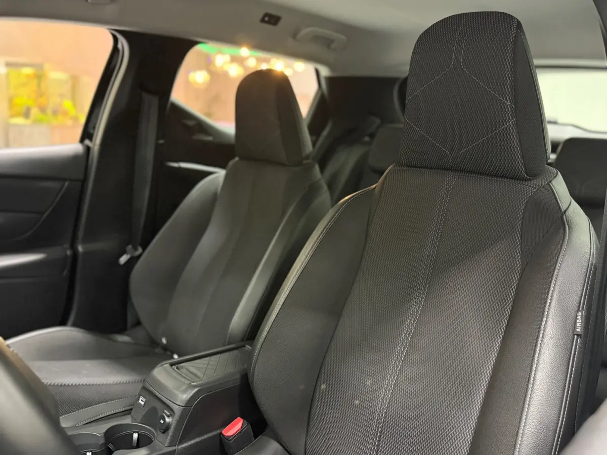 1.2 PureTech 100pk Bastille | Leder | Navi 10.3" | Head-Up Display | 17 Inch | Pack Drive