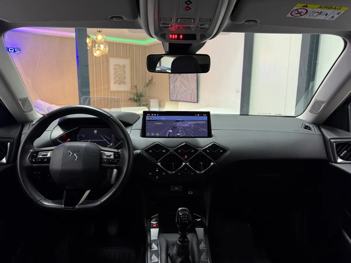 1.2 PureTech 100pk Bastille | Leder | Navi 10.3" | Head-Up Display | 17 Inch | Pack Drive