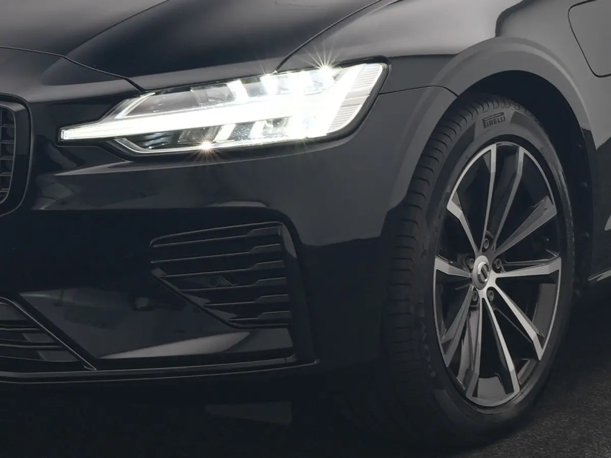 T6 AWD Plus Dark LONG RANGE PHEV 350pk Dealer O.H. | Trekhaak Af Fabriek | Adaptive Cruise | Camera | Harman / Kardon | Lederen Sportstoelen Memory & Verwarmd | Google Assistent | Stuur Verw