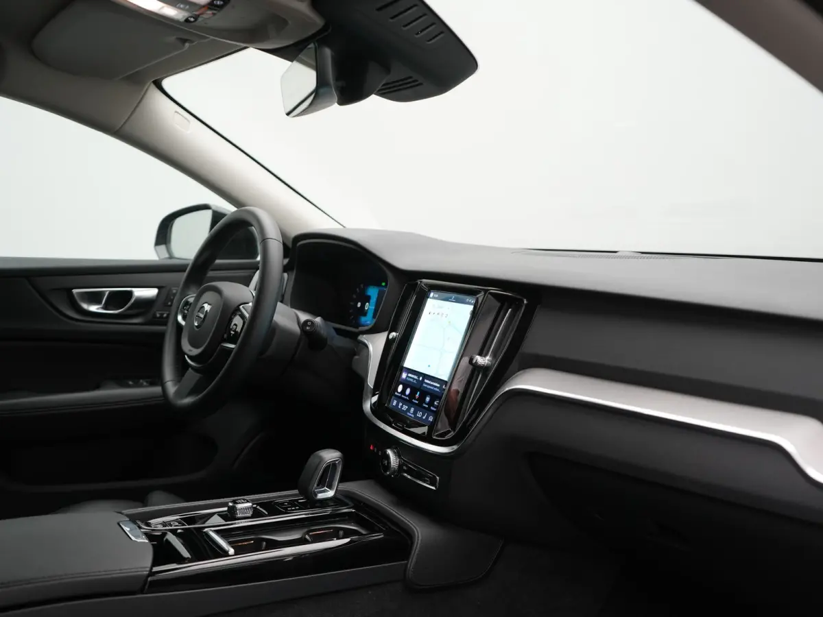 T6 AWD Plus Dark LONG RANGE PHEV 350pk Dealer O.H. | Trekhaak Af Fabriek | Adaptive Cruise | Camera | Harman / Kardon | Lederen Sportstoelen Memory & Verwarmd | Google Assistent | Stuur Verw