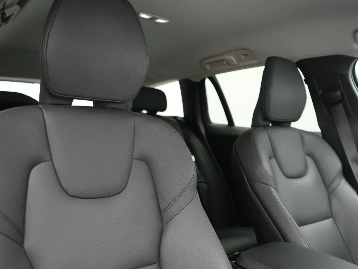 T6 AWD Plus Dark LONG RANGE PHEV 350pk Dealer O.H. | Trekhaak Af Fabriek | Adaptive Cruise | Camera | Harman / Kardon | Lederen Sportstoelen Memory & Verwarmd | Google Assistent | Stuur Verw