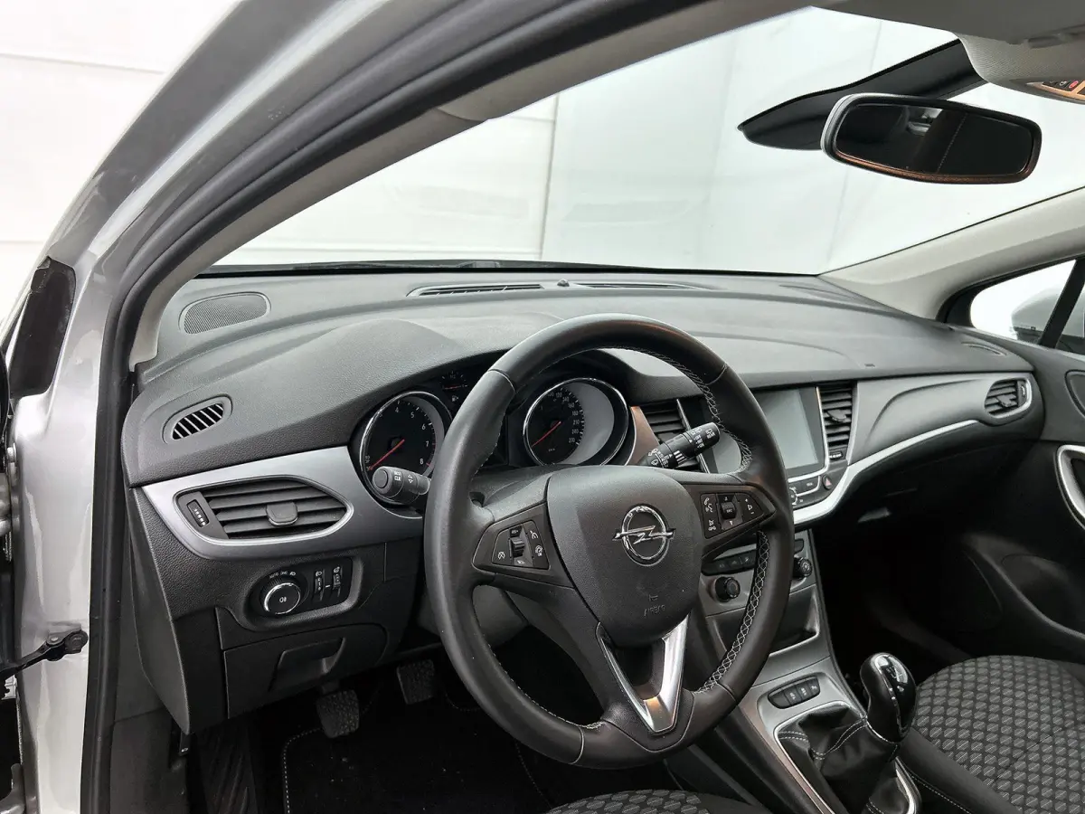 ST 105pk Online Edition | 1ste eigenaar | Parkeersensoren VOOR + Achter | Navigatie | Airco | AppleCarPlay/Android