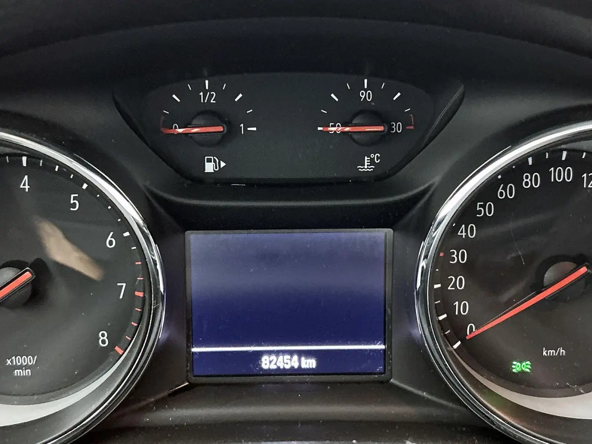 ST 105pk Online Edition | 1ste eigenaar | Parkeersensoren VOOR + Achter | Navigatie | Airco | AppleCarPlay/Android