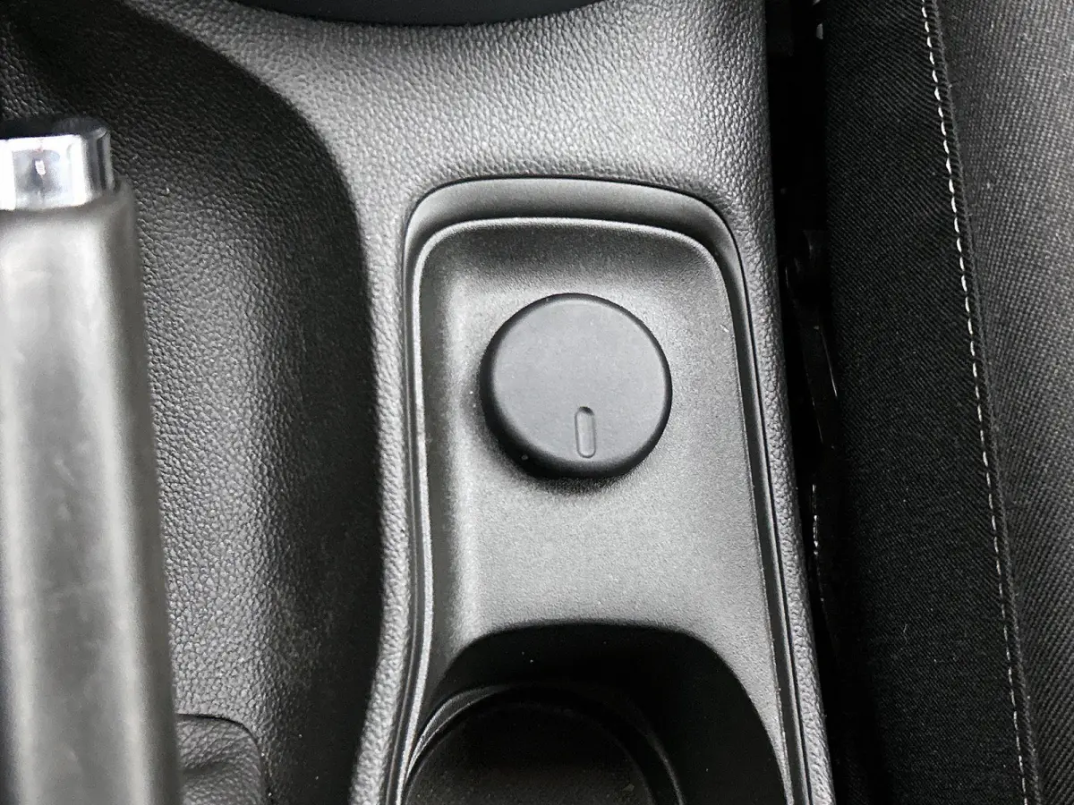 ST 105pk Online Edition | 1ste eigenaar | Parkeersensoren VOOR + Achter | Navigatie | Airco | AppleCarPlay/Android