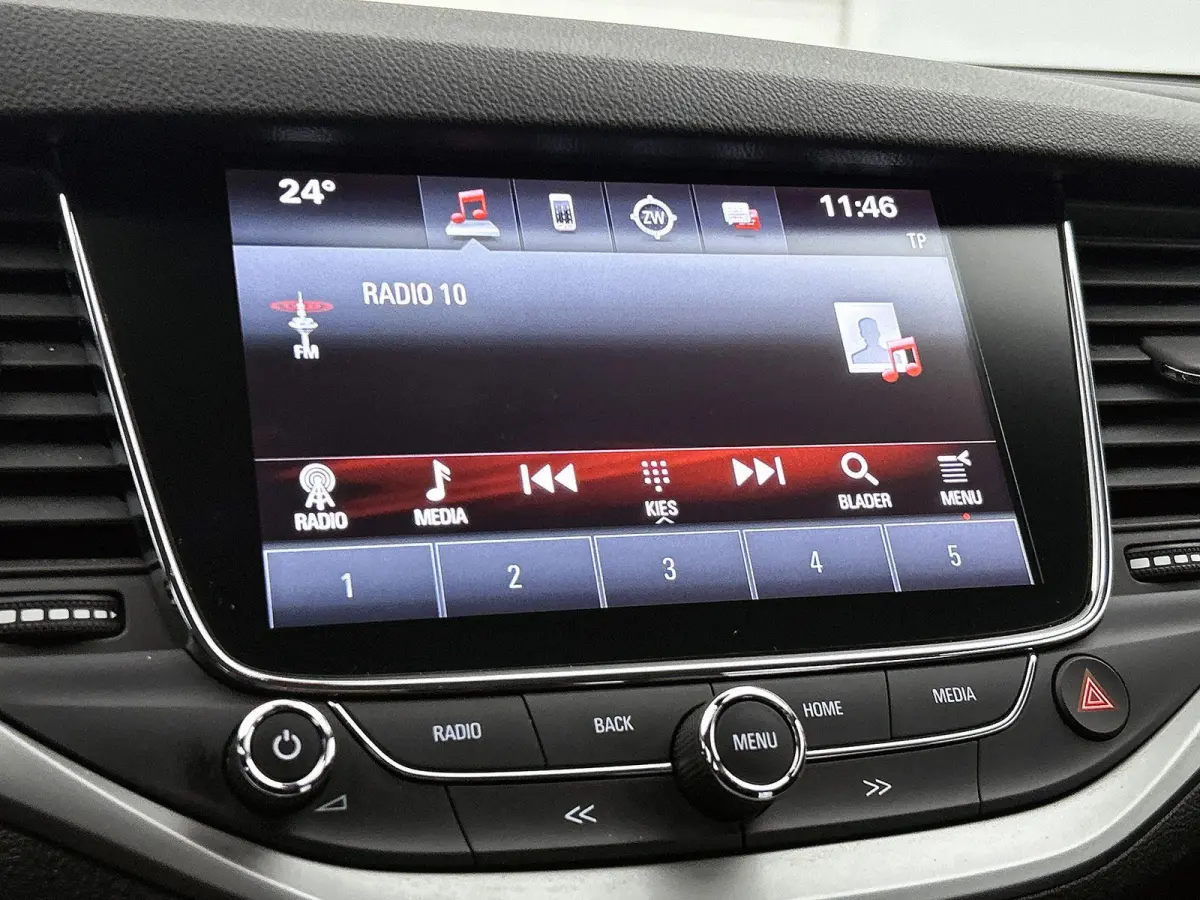 ST 105pk Online Edition | 1ste eigenaar | Parkeersensoren VOOR + Achter | Navigatie | Airco | AppleCarPlay/Android