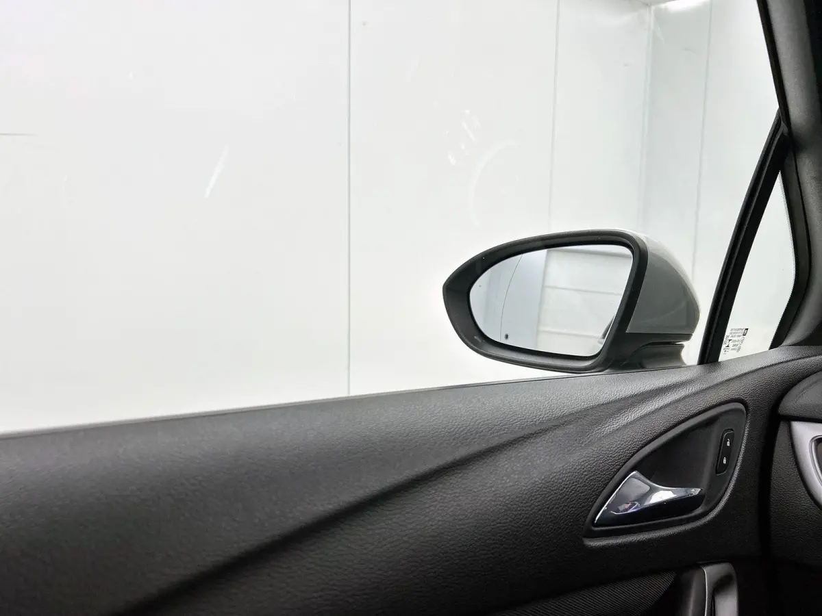 ST 105pk Online Edition | 1ste eigenaar | Parkeersensoren VOOR + Achter | Navigatie | Airco | AppleCarPlay/Android