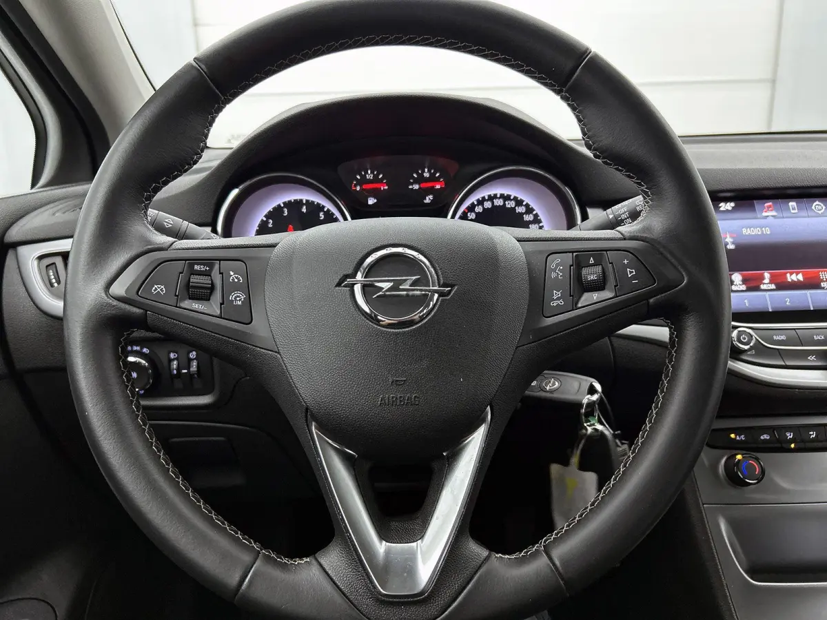 ST 105pk Online Edition | 1ste eigenaar | Parkeersensoren VOOR + Achter | Navigatie | Airco | AppleCarPlay/Android