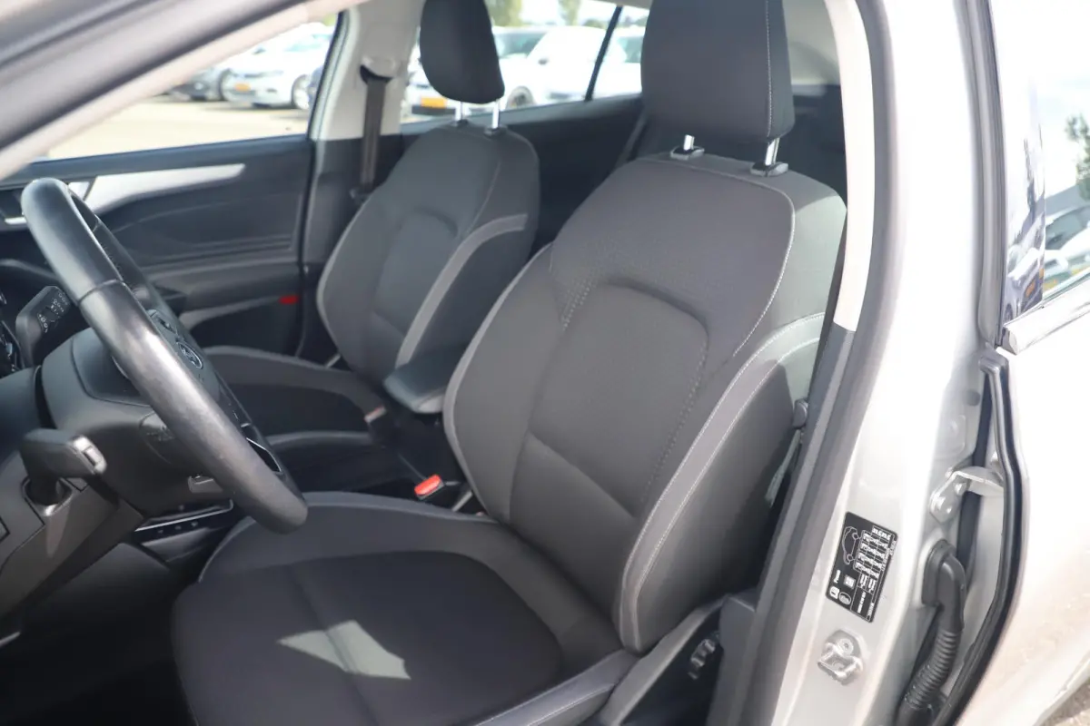 1.0 EcoBoost Trend Edition Business 101PK Trekhaak Navigatie Carplay Android Airco Cruise Control 16 inch LMV(Trekhaak)