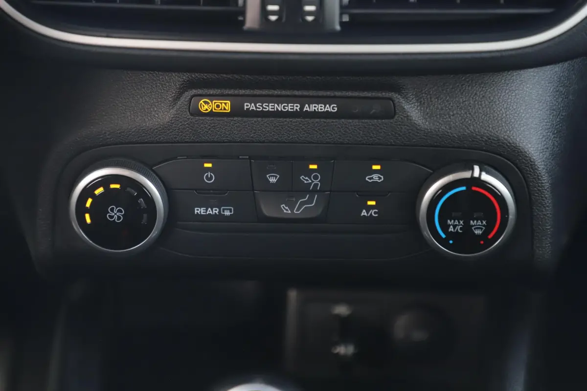 1.0 EcoBoost Trend Edition Business 101PK Trekhaak Navigatie Carplay Android Airco Cruise Control 16 inch LMV(Trekhaak)