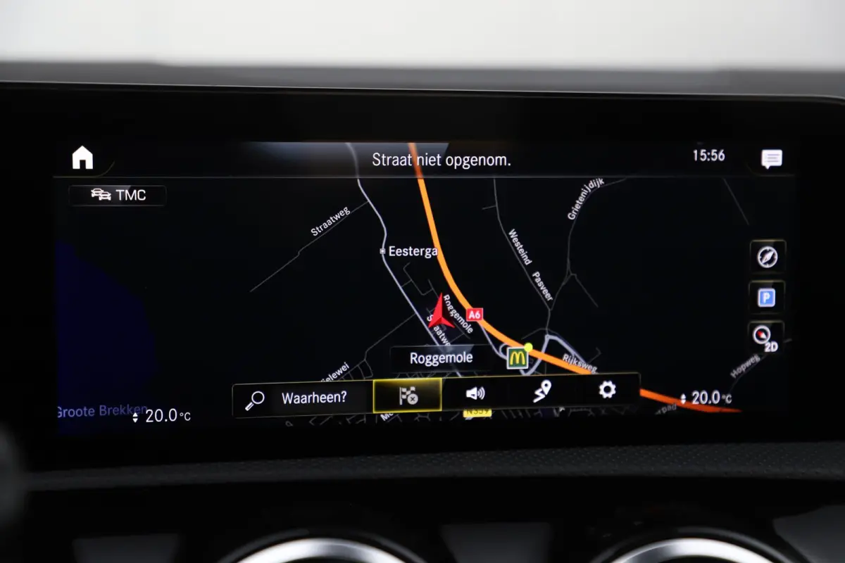180 Business Solution AMG Night Pakket Automaat Panoramadak Sfeerverlichting Widescreen Achteruitrijcamera