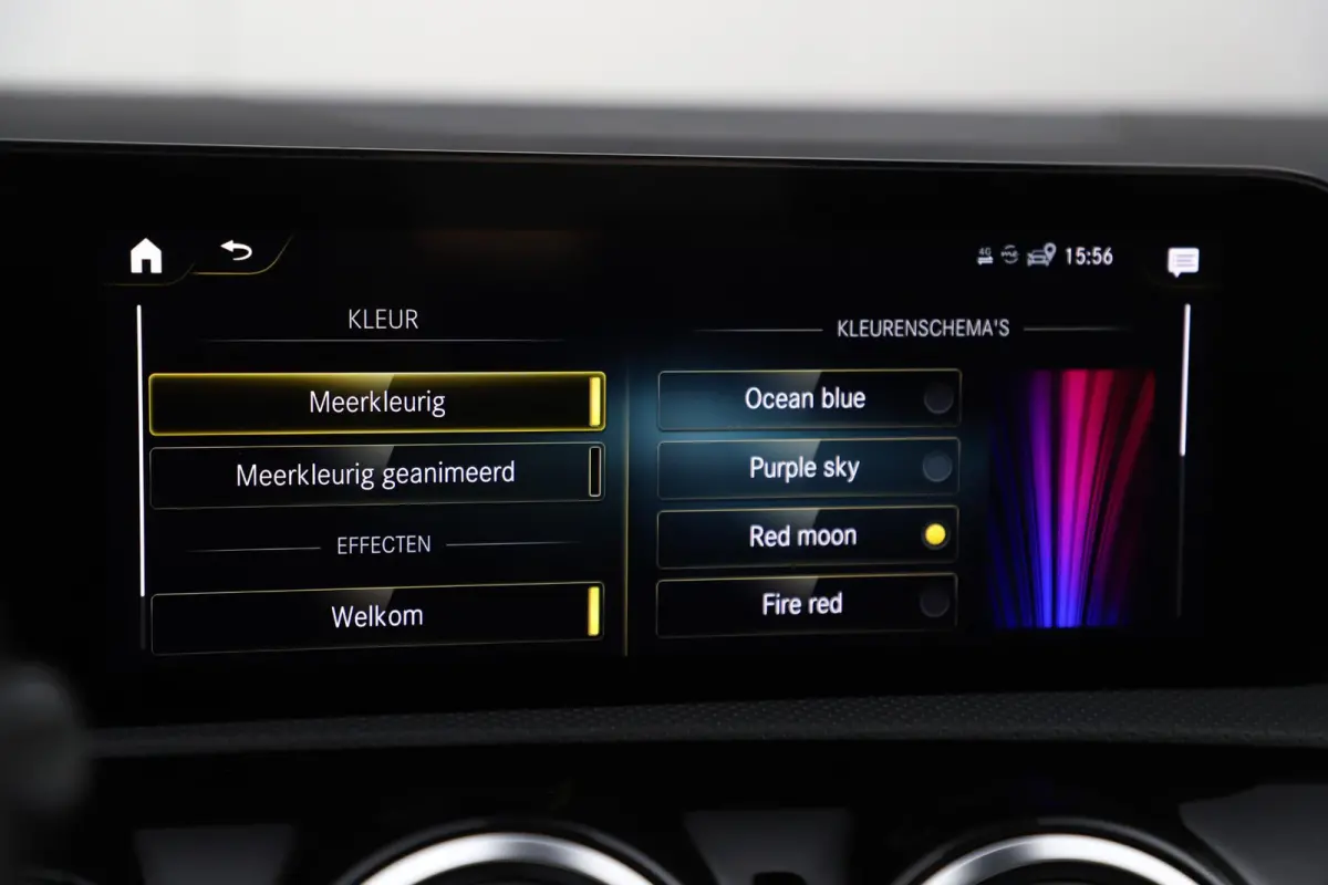 180 Business Solution AMG Night Pakket Automaat Panoramadak Sfeerverlichting Widescreen Achteruitrijcamera