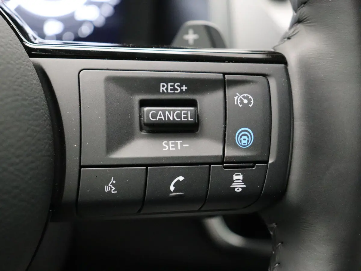 158pk MHEV Xtronic N-Connecta | 360 camera | Stoel stuur verwarming | Clima | Head-Up Display.