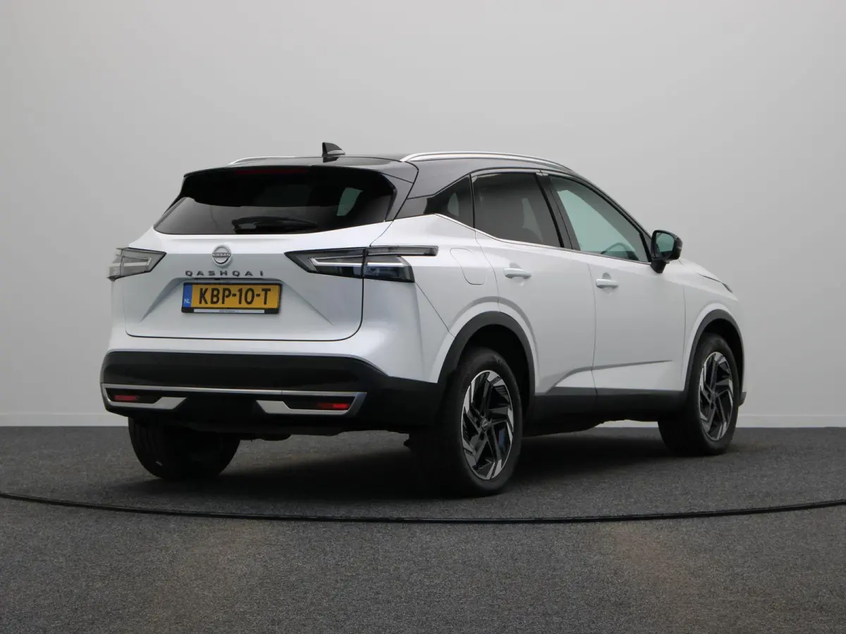 158pk MHEV Xtronic N-Connecta | 360 camera | Stoel stuur verwarming | Clima | Head-Up Display.