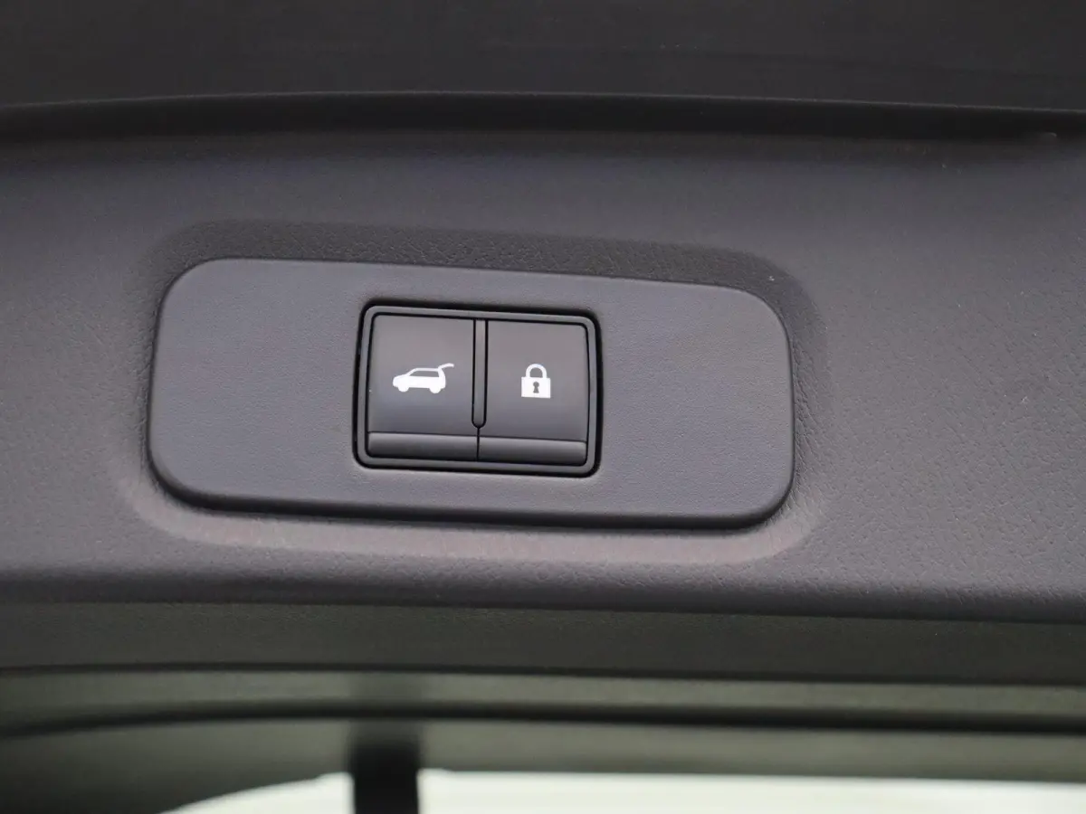 158pk MHEV Xtronic N-Connecta | 360 camera | Stoel stuur verwarming | Clima | Head-Up Display.