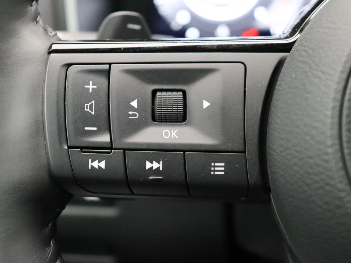 158pk MHEV Xtronic N-Connecta | 360 camera | Stoel stuur verwarming | Clima | Head-Up Display.