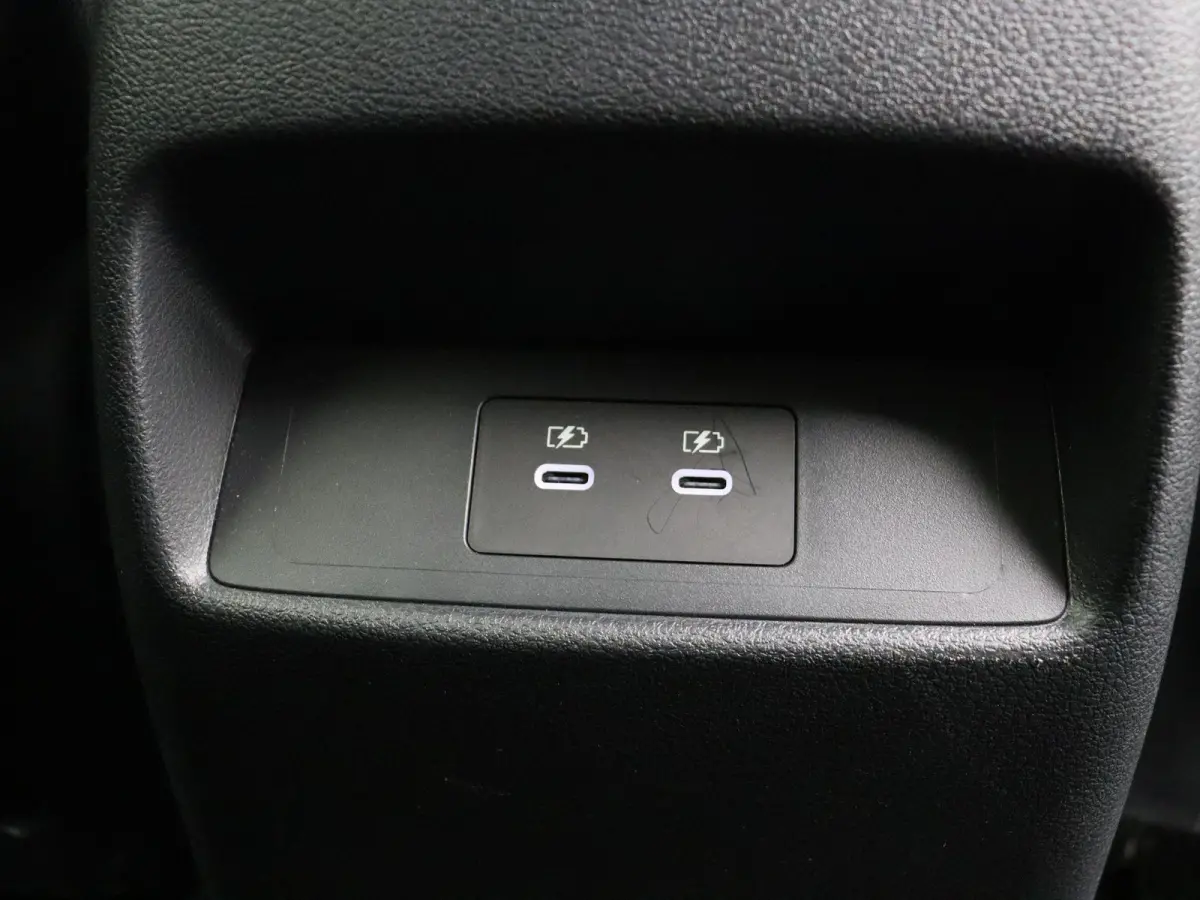 158pk MHEV Xtronic N-Connecta | 360 camera | Stoel stuur verwarming | Clima | Head-Up Display.