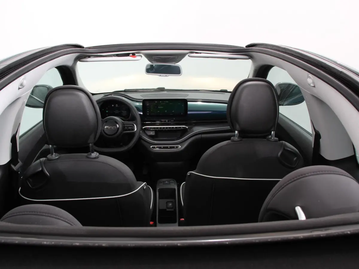 Berline 42 kWh Automaat Climate control Cruise control Achteruitrijcamera Led Navigatie Apple Carplay/ Android Auto Lichtmetalen velgen Stoelverwarming