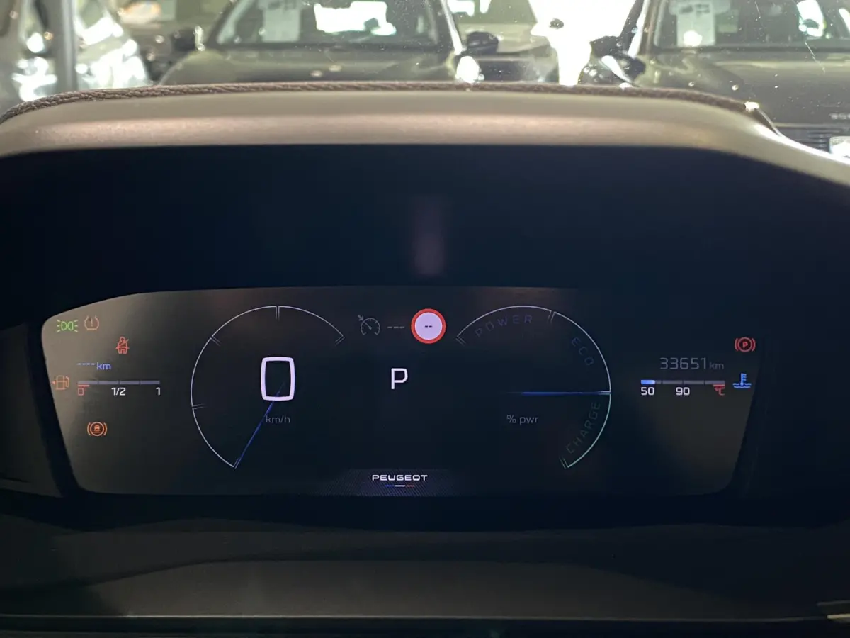 Hybrid 100 e-DCS6 Allure CARPLAY + SENSOREN + CRUISE CONTROL