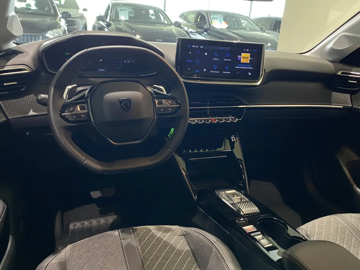 Hybrid 100 e-DCS6 Allure CARPLAY + SENSOREN + CRUISE CONTROL