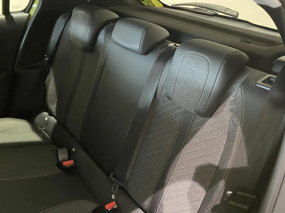 Hybrid 100 e-DCS6 Allure CARPLAY + SENSOREN + CRUISE CONTROL