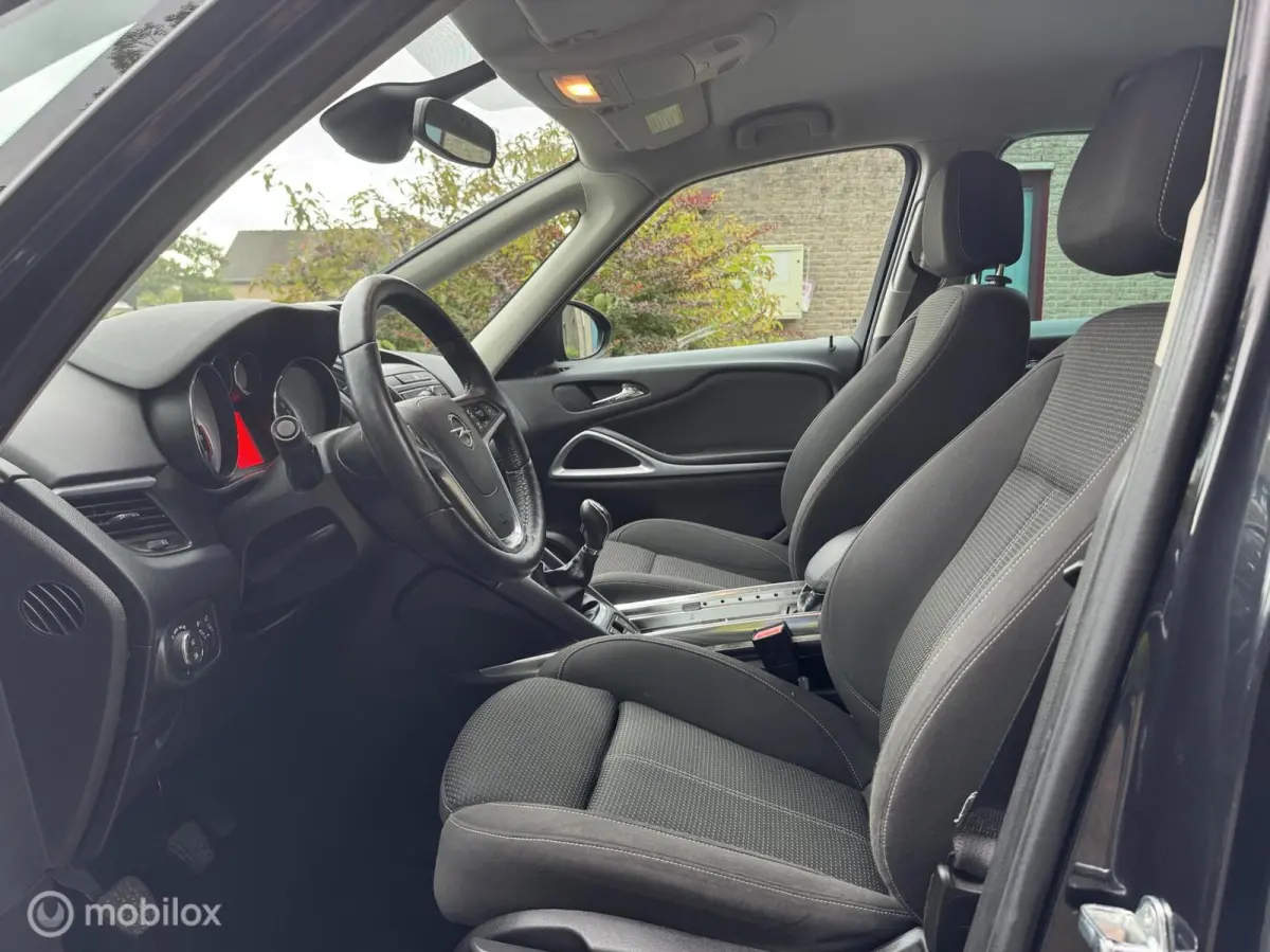 Tourer 1.4 Business+ 7p./CAMERA/NAVI/PDC/STLVW/
