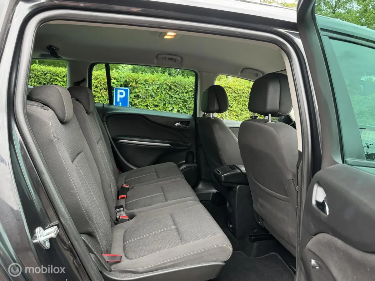 Tourer 1.4 Business+ 7p./CAMERA/NAVI/PDC/STLVW/