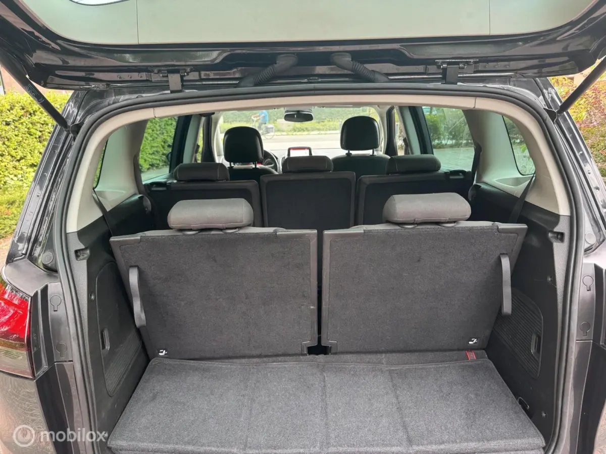 Tourer 1.4 Business+ 7p./CAMERA/NAVI/PDC/STLVW/