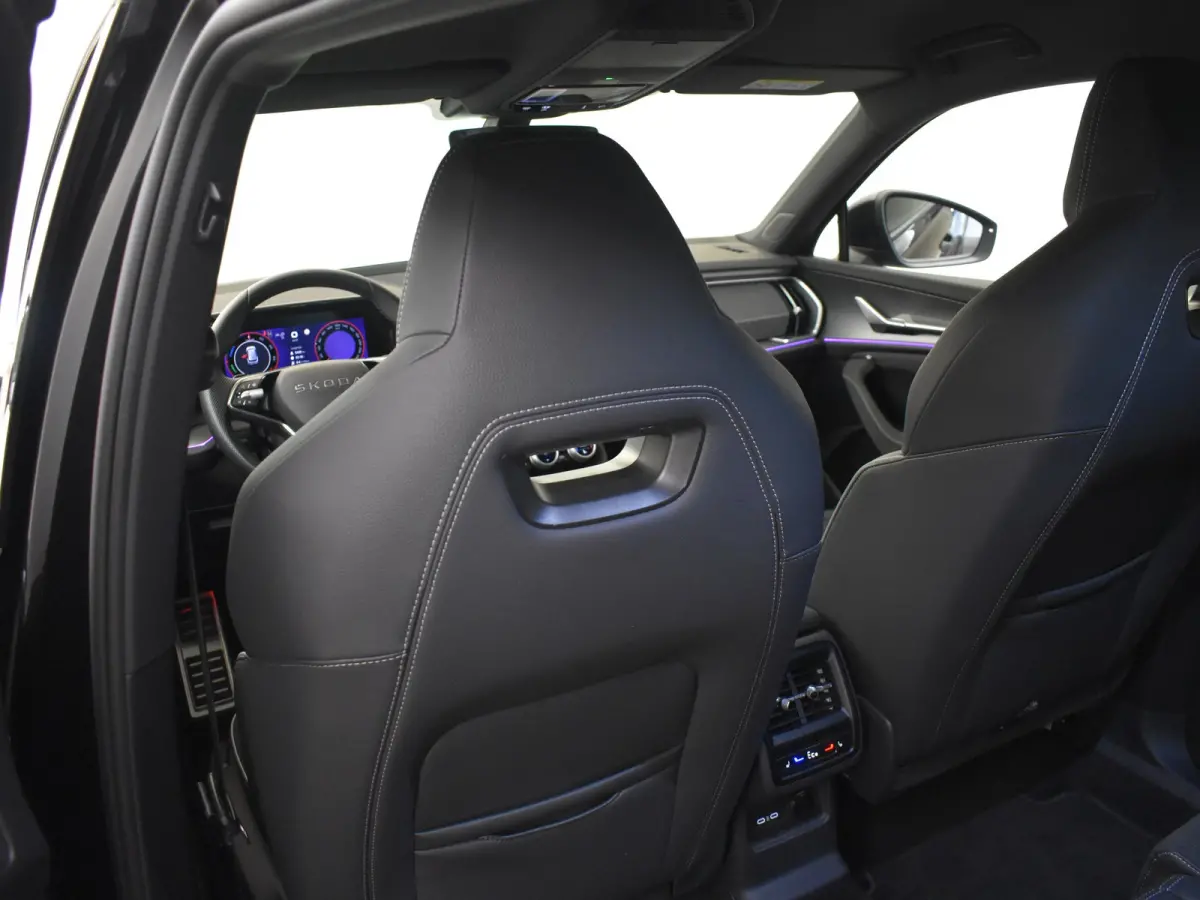 1.5 TSI PHEV Sportline Business 204PK DSG/AUT | Camera | Stoel/stuurverwarming | Elektr. Stoel incl geheugen | App connect | Navi | DAB | LED | Dodehoek | parkeersensoren| Keyless | 19"LMV