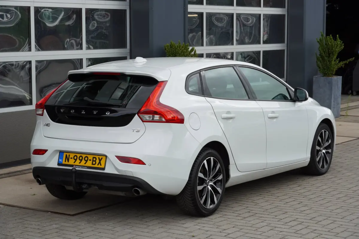 2.0 T3 R-Design LED/Stoelverw./Cruise/Clima/PDC